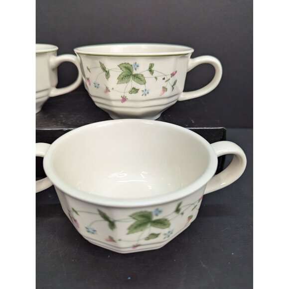 Mount Clemens Pottery 6 Oz Coffee Tea Cups Wild Berry Design Set of 4 - Picture 3 of 8